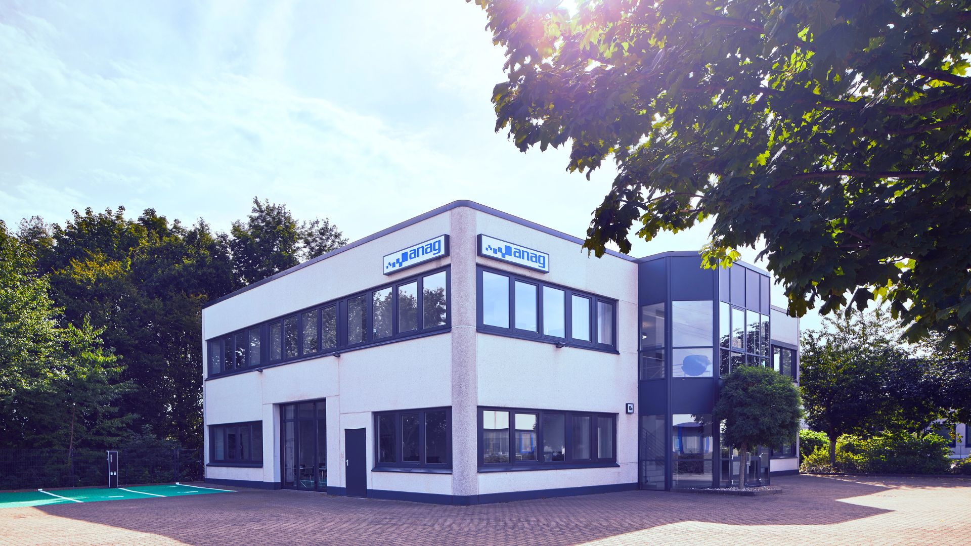 Außenansicht des neuen ANAG-Gebäudes in Ahrensburg